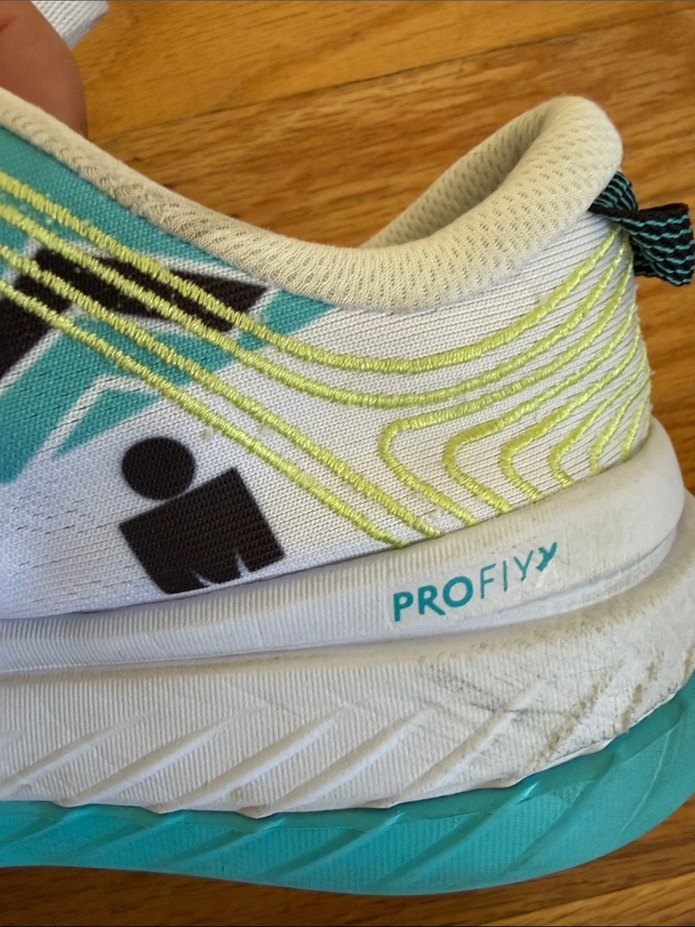 Hoka One One Kona Carbon X All Gender Running Shoe Sea Blue White EU 42